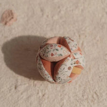 Lade das Bild in den Galerie-Viewer, STOFFBALL - FAIRY GARDEN / ROSA