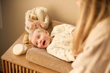 Lade das Bild in den Galerie-Viewer, SCHLAFSACK - NEWBORN MIT ABNEHMBAREN ÄRMELN - LEAFY DREAMS