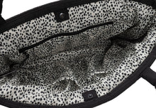 Lade das Bild in den Galerie-Viewer, WICKELTASCHE - PUFFED BAG - SCHWARZ