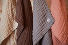 Lade das Bild in den Galerie-Viewer, DECKE WRINKLED COTTON - 75X100 CM NOUGAT