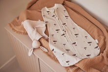 Lade das Bild in den Galerie-Viewer, BABY SCHMUSETUCH / SCHNULLERTUCH - HASE NOUGAT