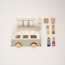 Lade das Bild in den Galerie-Viewer, VINTAGE - VAN MIT SPIELFIGUREN - FSC ZERTIFIZIERT