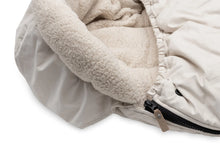 Lade das Bild in den Galerie-Viewer, Fußsack buggy/stroller - Embossed - SAND

