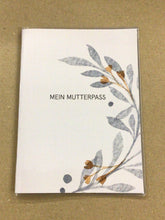 Lade das Bild in den Galerie-Viewer, MUTTERPASSHÜLLE „Flowers“ blau
