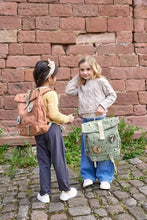Lade das Bild in den Galerie-Viewer, KINDERGARTENRUCKSACK ROLLTOP - HAPPY PRINTS / OLIV
