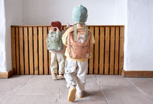 Lade das Bild in den Galerie-Viewer, KINDERGARTENRUCKSACK - MINI SQUARE BACKPACK - HAPPY PRINTS - KARAMELL

