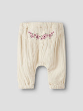 Lade das Bild in den Galerie-Viewer, BIOBAUMWOLLE MUSSELIN HOSE - GR. 74
