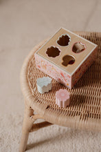 Lade das Bild in den Galerie-Viewer, HOLZ STECKSPIEL - FAIRY GARDEN - ROSA
