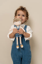 Lade das Bild in den Galerie-Viewer, KUSCHELPUPPE JIM - 35 CM
