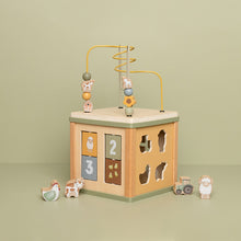 Lade das Bild in den Galerie-Viewer, HOLZ-AKTIVITÄTENWÜRFEL MOTORIK - LITTLE FARM

