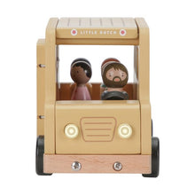 Lade das Bild in den Galerie-Viewer, FAHRZEUGE HOLZ - SCHULBUS MIT HOLZFIGUREN
