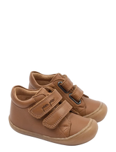 Lade das Bild in den Galerie-Viewer, POM POM PM PAX - LAUFLERNSCHUHE - CAMEL

