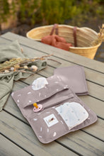 Lade das Bild in den Galerie-Viewer, WINDELTASCHE - CHANGING POUCH BLOCKS TAUPE
