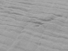 Lade das Bild in den Galerie-Viewer, DECKE WRINKLED COTTON 75X100 CM - GRAU
