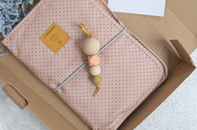 Lade das Bild in den Galerie-Viewer, GESCHENKBOX - MÄDCHEN 2
