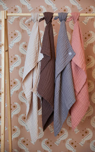 DECKE WRINKLED COTTON - 75X100 CM NOUGAT