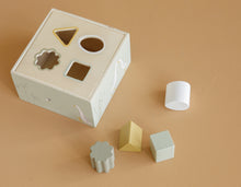 Lade das Bild in den Galerie-Viewer, FORMENSTECKSPIEL HOLZ - LITTLE GOOSE
