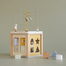 Lade das Bild in den Galerie-Viewer, HOLZ-AKTIVITÄTENWÜRFEL MOTORIK
- LITTLE GOOSE
